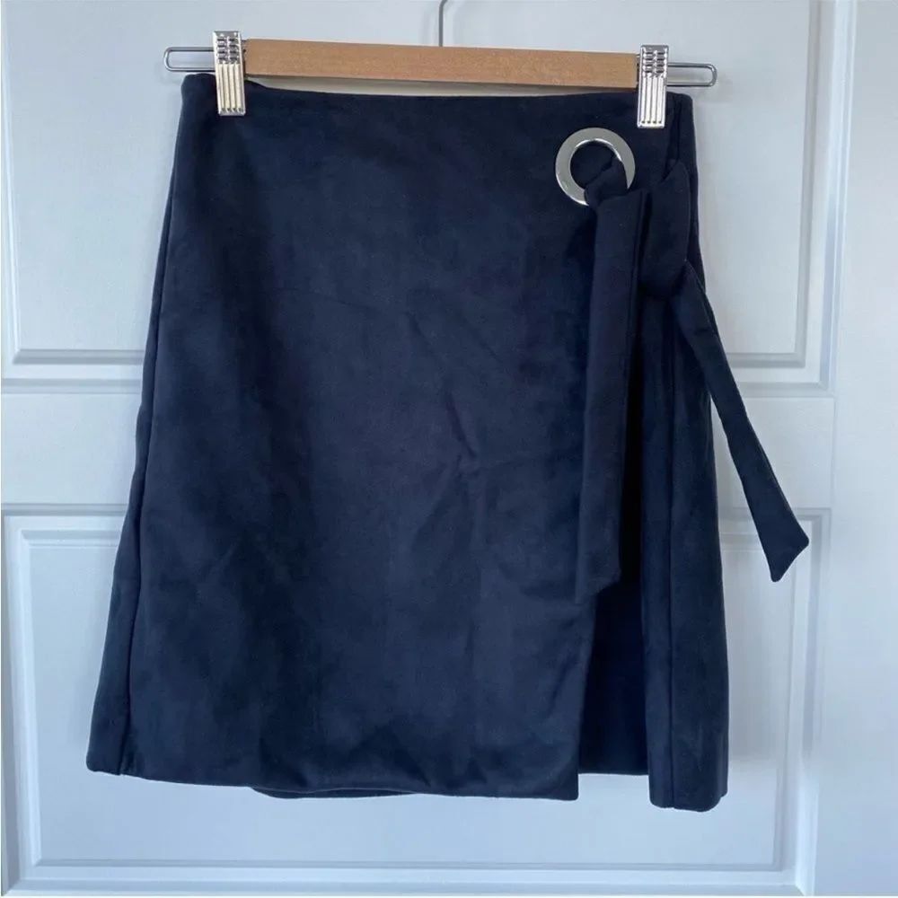 LOFT || high waisted suede mini skirt
